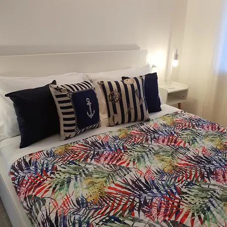 Attico Perla Marina Vista Mare Apartmán *